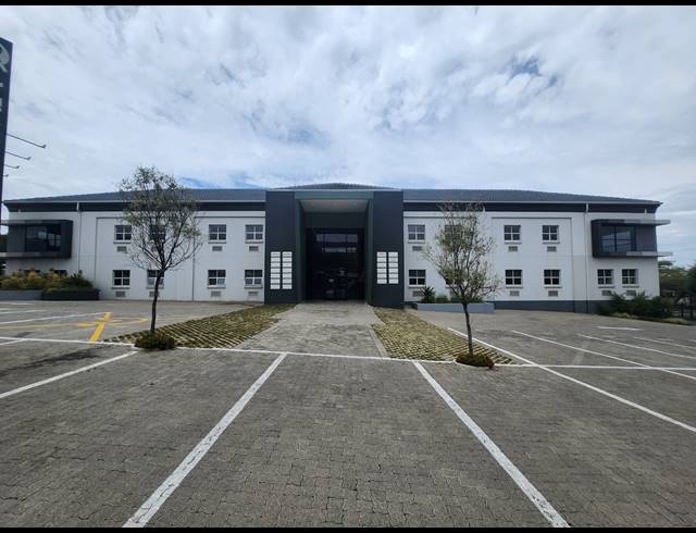 612M² OFFICE TO LET IN HALFWAY GARDENS